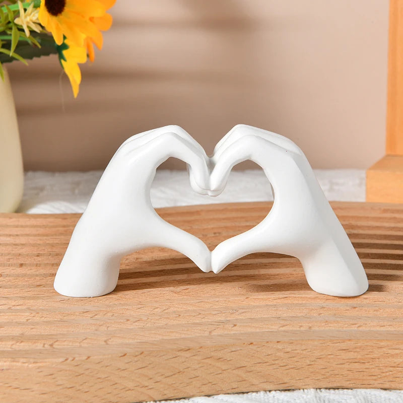 Heart Hand Statue Decoration - Nova