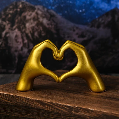 Heart Hand Statue Decoration - Nova