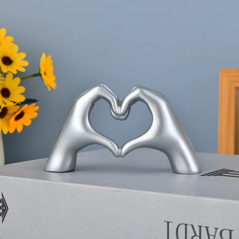 Heart Hand Statue Decoration - Nova